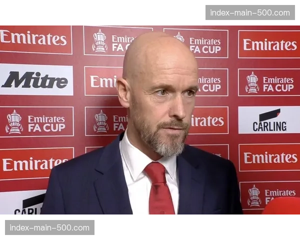 通讯：专访滕哈赫——谈“流动式前锋”战术在曼联的实践与挑战